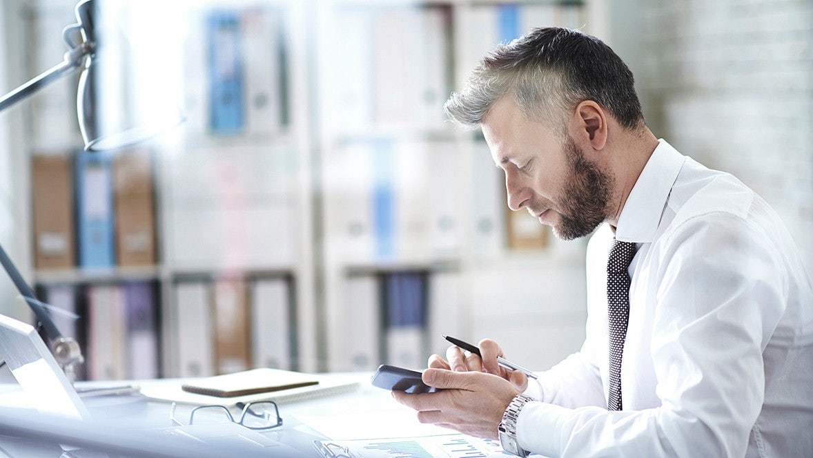 guy using mobile printing